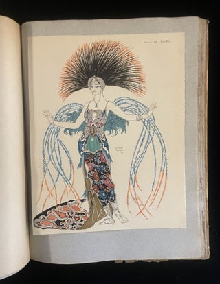 VINGT-CINQ COSTUMES POUR LE THÉATRE.